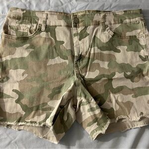 Jessica Simpson 5” Camouflage Cut-Off Shorts